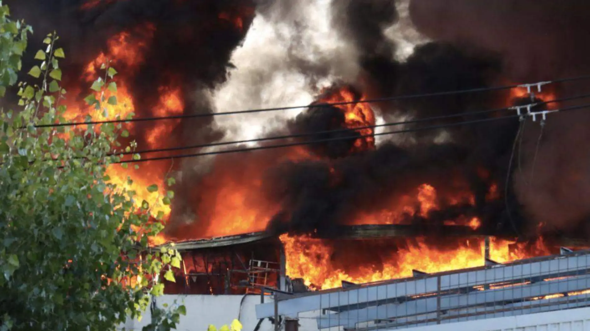 Indencio consume bodega en Tepito (3)